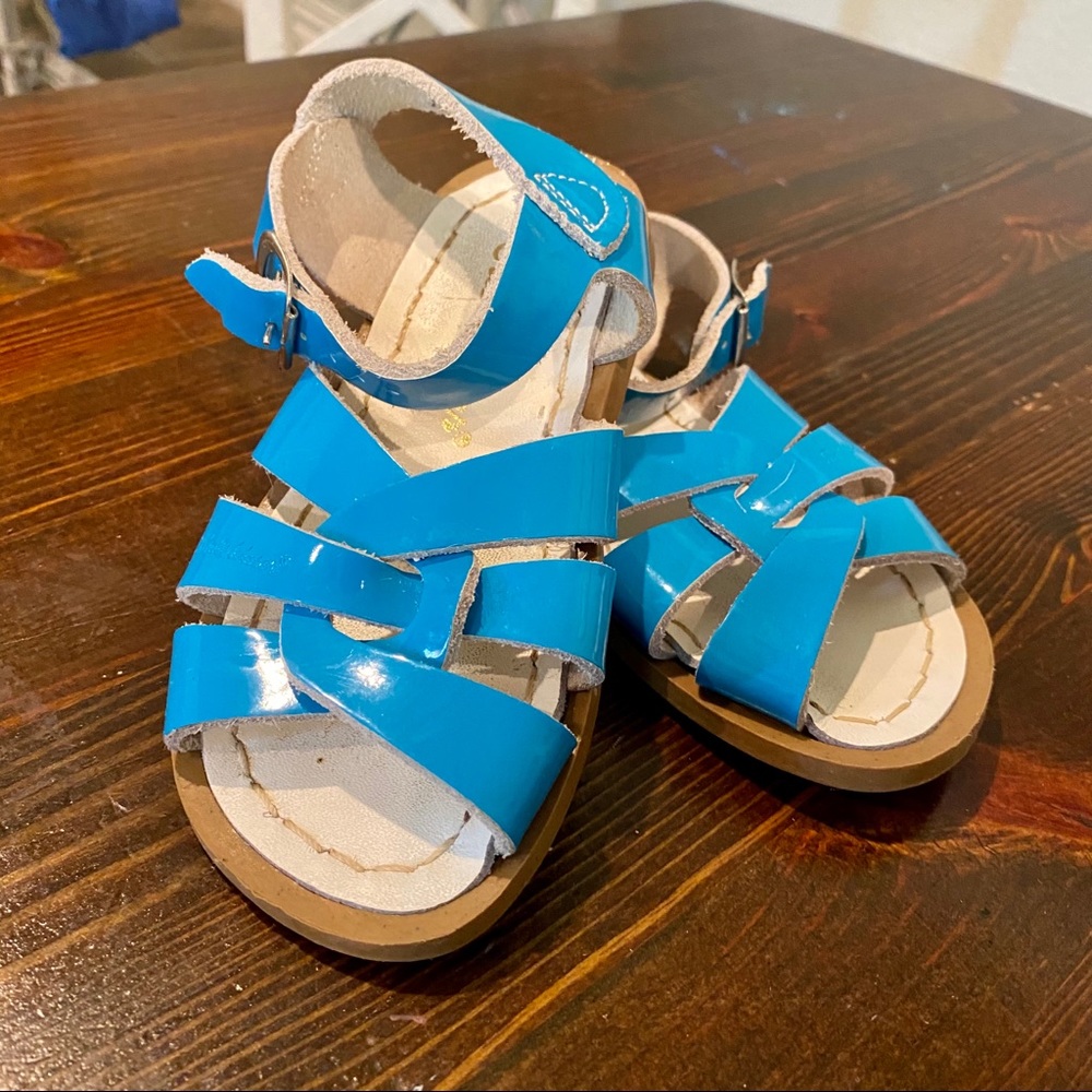 Paten leather salt water sandals